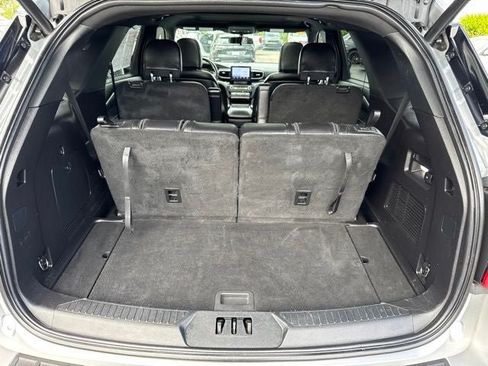 Used 2020 Ford Explorer XLT w/ Equipment Group 202A AWD/4WD image 22