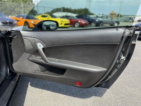 Used 2005 Chevrolet Corvette Coupe w/ Preferred Equipment Group RWD image 34
