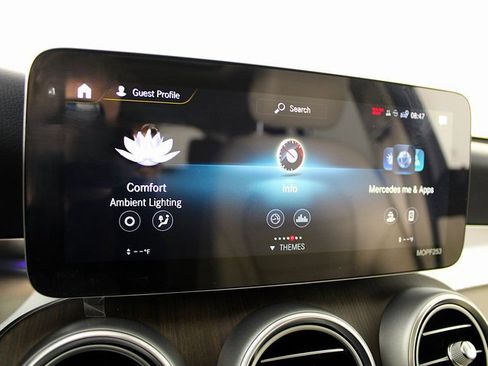 Used 2021 Mercedes-Benz GLC 300 4MATIC image 17