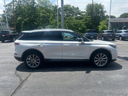 Used 2022 Lincoln Corsair AWD w/ Premium Package image 5