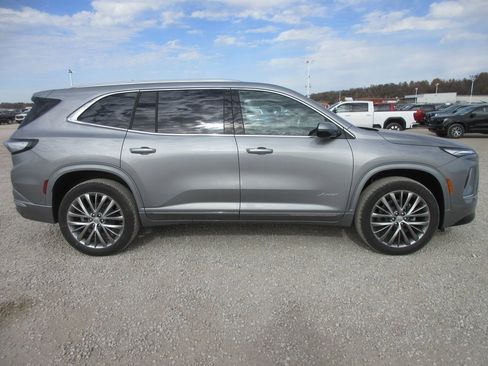 New 2026 Buick Enclave Avenir image 3