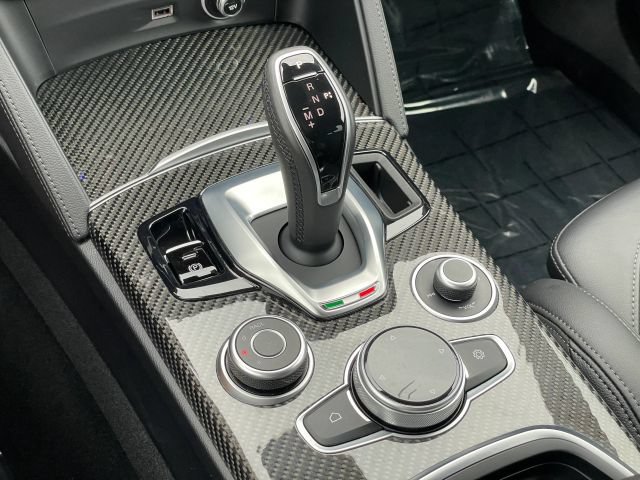 Used 2022 Alfa Romeo Stelvio Quadrifoglio w/ Active Assist Plus Package AWD/4WD image 27