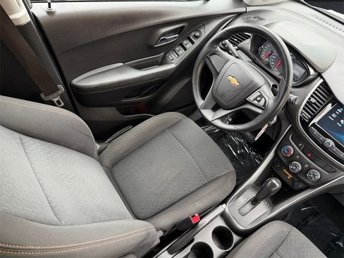 Used 2017 Chevrolet Trax LS image 14