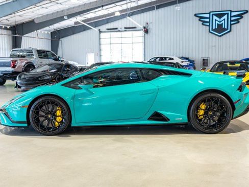Used 2023 Lamborghini Huracan Tecnica RWD image 3