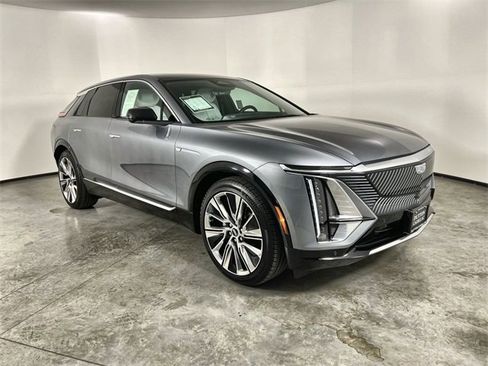 Used 2023 Cadillac Lyriq 2WD image 2
