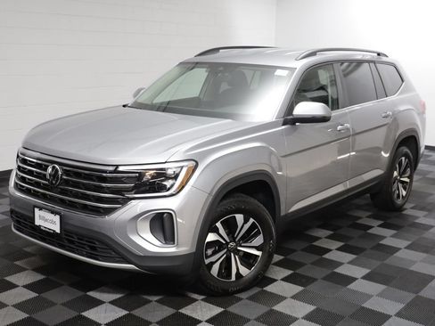 Used 2026 Volkswagen Atlas SE AWD/4WD image 2