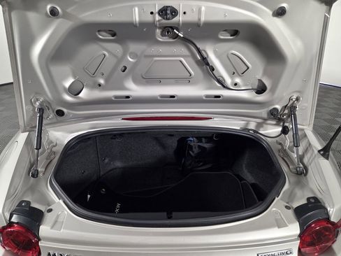 Used 2022 MAZDA MX-5 Miata Grand Touring RWD image 26