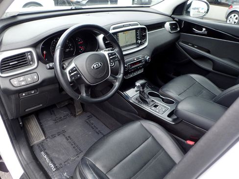Used 2019 Kia Sorento EX w/ EX Touring Package image 9