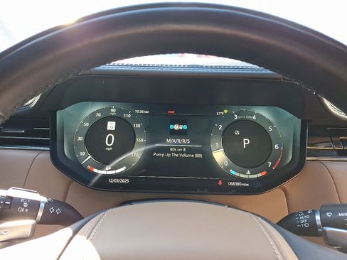 Used 2023 Land Rover Range Rover SE image 23