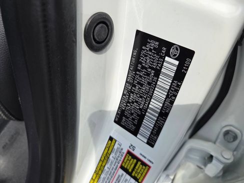 Used 2025 Toyota Camry SE w/ Convenience Package FWD image 17