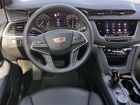 New 2025 Cadillac XT5 Premium Luxury FWD image 10