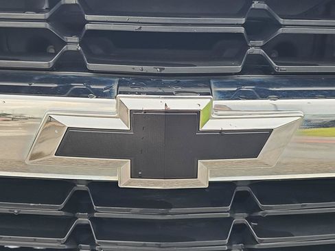 Used 2018 Chevrolet Silverado 1500 LT w/ LPO, Black Pack AWD/4WD image 9