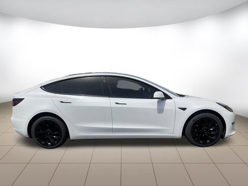 Used 2022 Tesla Model 3 Long Range AWD/4WD image 2
