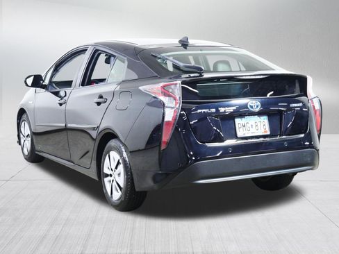 Used 2017 Toyota Prius Four w/ Protection Package FWD image 5