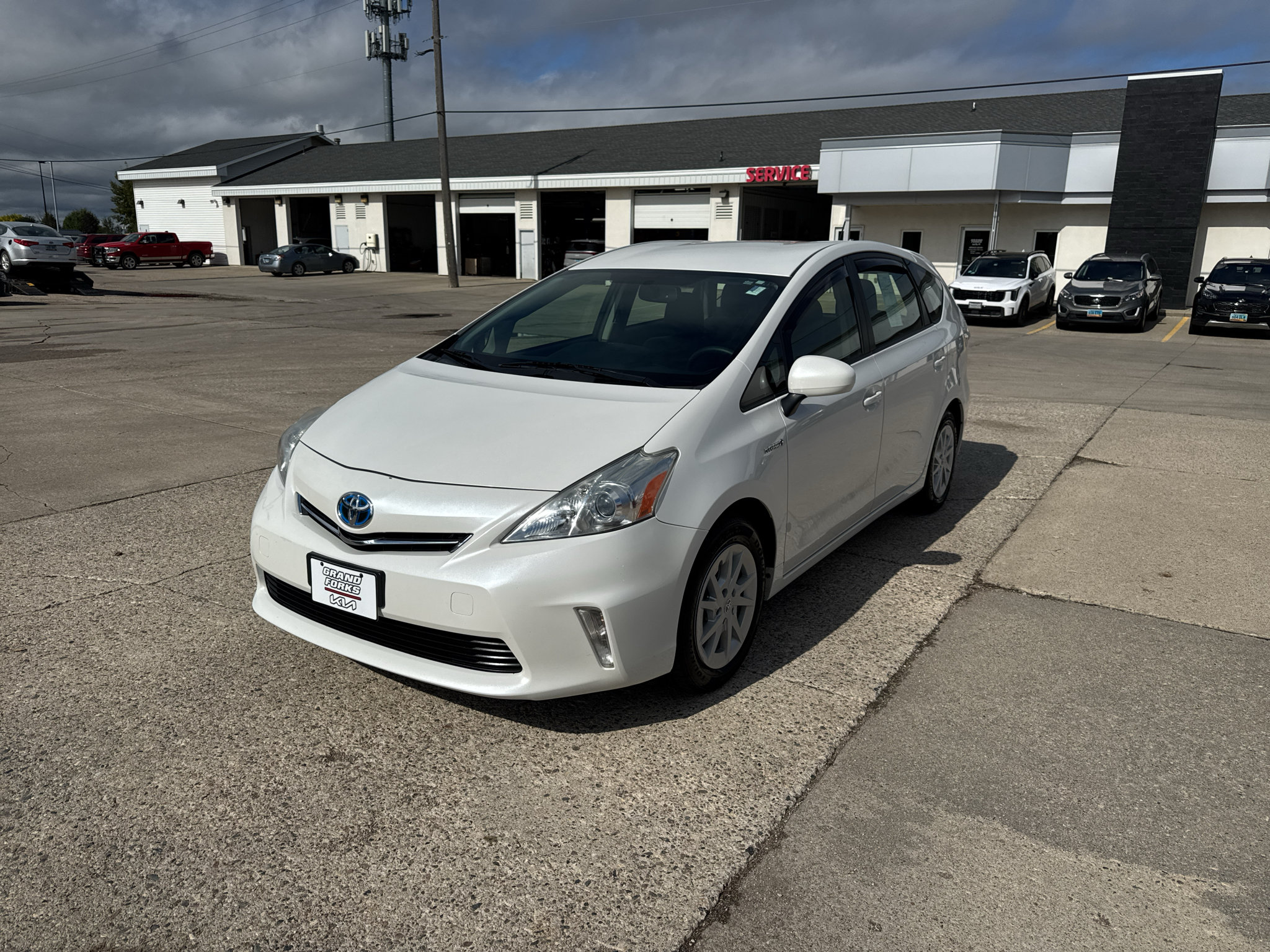 Used 2012 Toyota Prius V Three FWD image 2