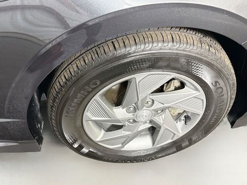 Used 2025 Hyundai Sonata SE FWD image 32