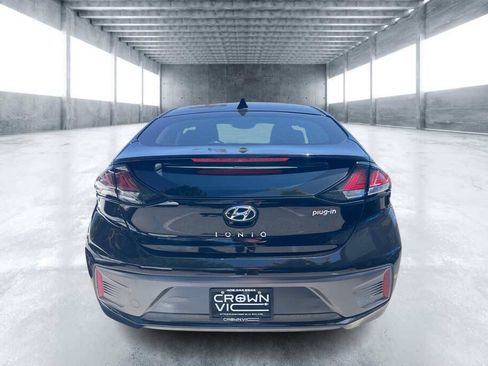Used 2022 Hyundai Ioniq SE FWD image 5