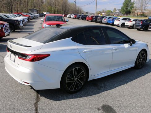 Used 2025 Toyota Camry XSE image 8