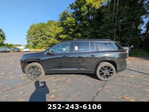 Used 2026 Chevrolet Traverse RS FWD image 12