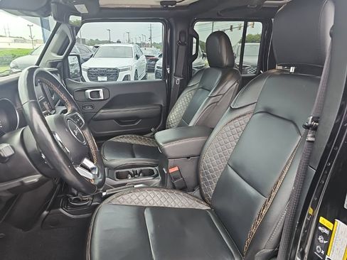 Used 2021 Jeep Wrangler Unlimited Sahara AWD/4WD image 3