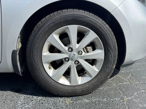 Used 2013 Kia Rio EX w/ Convenience Pkg FWD image 8