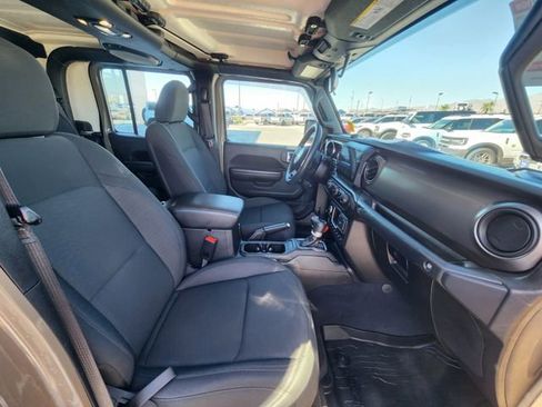 Used 2020 Jeep Gladiator Sport w/ Trailer Tow Package AWD/4WD image 18