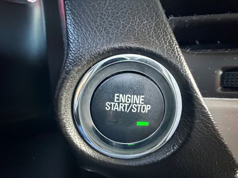 Used 2016 GMC Yukon Denali image 30