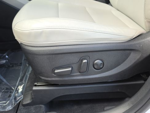 Used 2022 Kia Telluride S FWD image 21