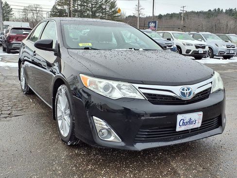 Used 2014 Toyota Camry Hybrid image 3