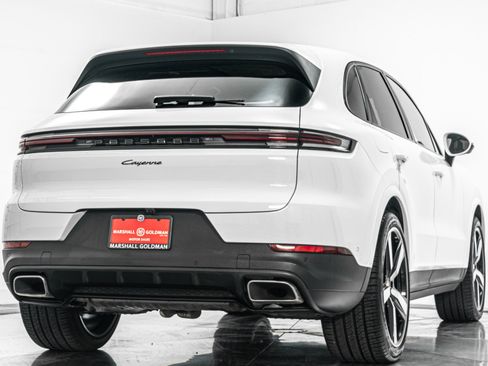 Used 2024 Porsche Cayenne AWD/4WD image 9