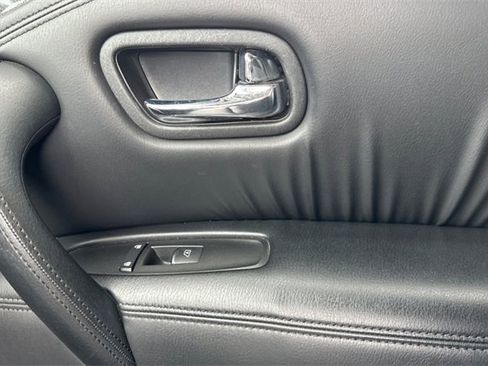 Used 2024 Nissan Armada SV image 23