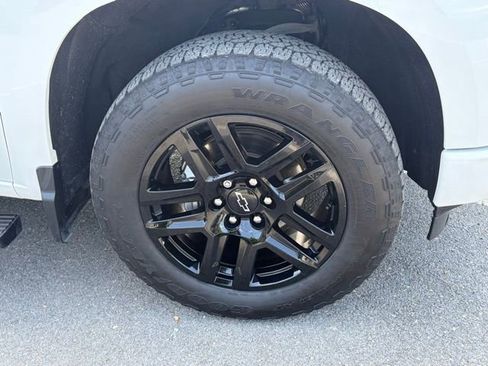 Used 2023 Chevrolet Silverado 1500 RST AWD/4WD image 10
