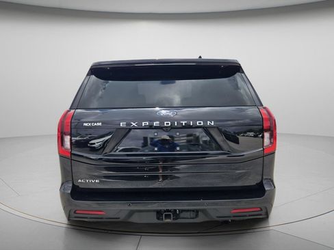 Used 2025 Ford Expedition Active AWD/4WD image 6