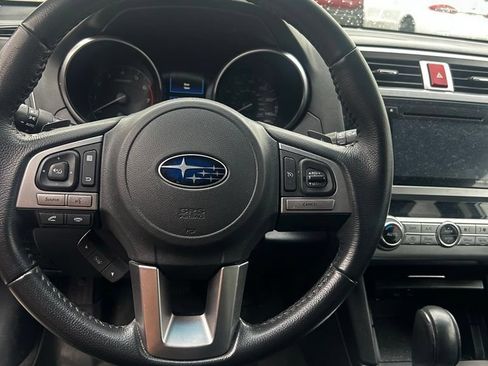 Used 2017 Subaru Outback 2.5i Premium AWD/4WD image 2