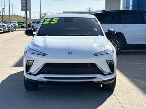 Used 2025 Buick Envista Sport Touring w/ Convenience I Package image 11