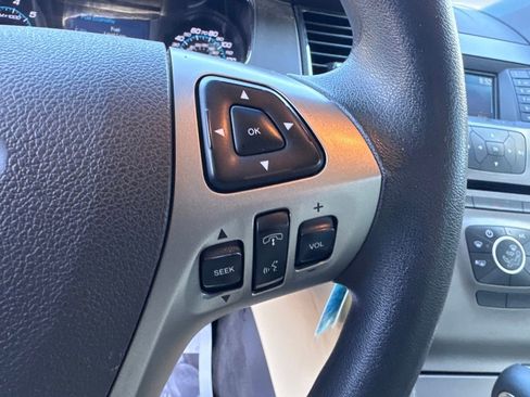 Used 2018 Ford Taurus SE FWD image 13