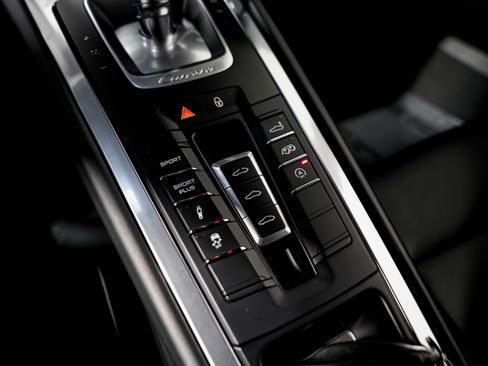 Used 2014 Porsche 911 Carrera S image 16
