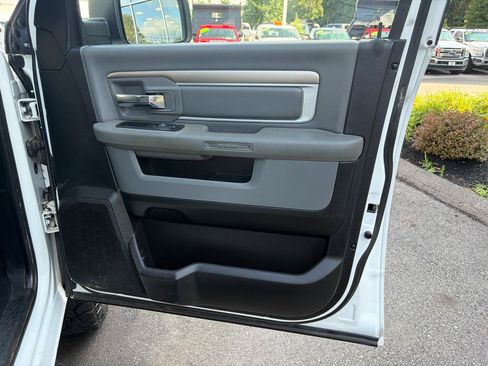 Used 2018 RAM 2500 SLT AWD/4WD image 46