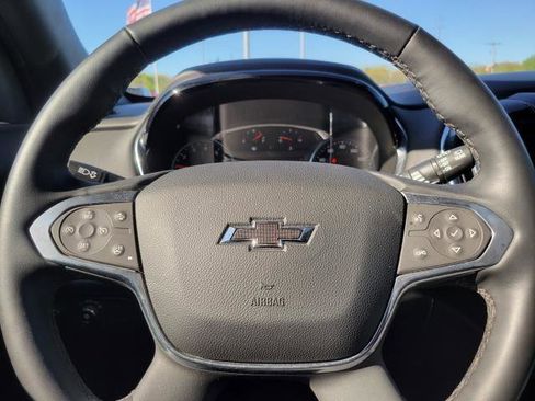 Used 2023 Chevrolet Traverse RS AWD/4WD image 11