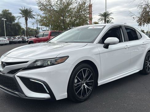 Certified 2023 Toyota Camry SE image 3