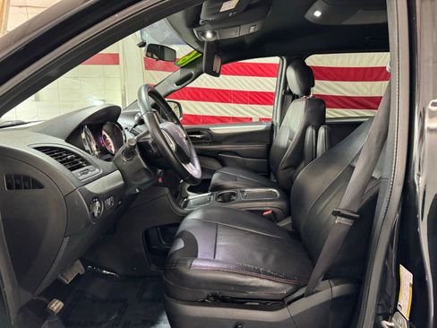 Used 2016 Dodge Grand Caravan R/T FWD image 9
