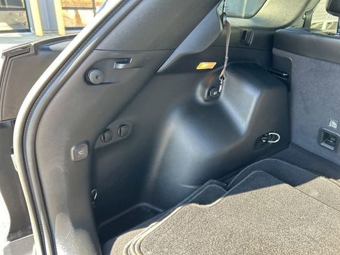 Used 2019 Jeep Cherokee Limited image 35