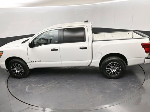 Used 2024 Nissan Titan SV AWD/4WD image 21