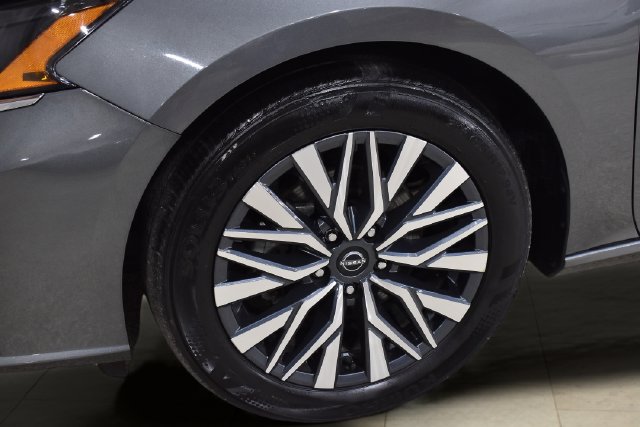 Used 2025 Nissan Altima 2.5 SV FWD image 26