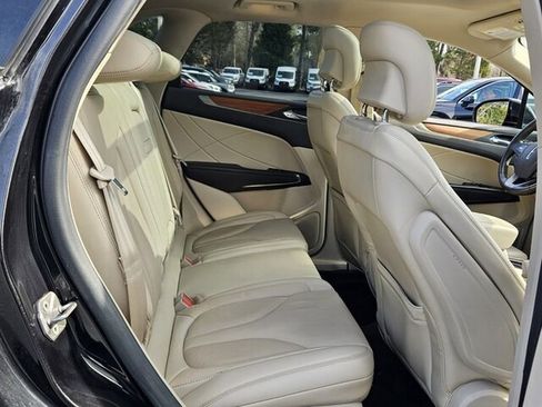 Used 2019 Lincoln MKC Select w/ Select Plus Package image 18