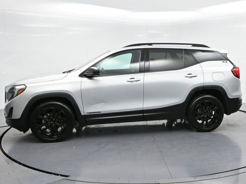 Used 2021 GMC Terrain SLE w/ Elevation Edition FWD image 4