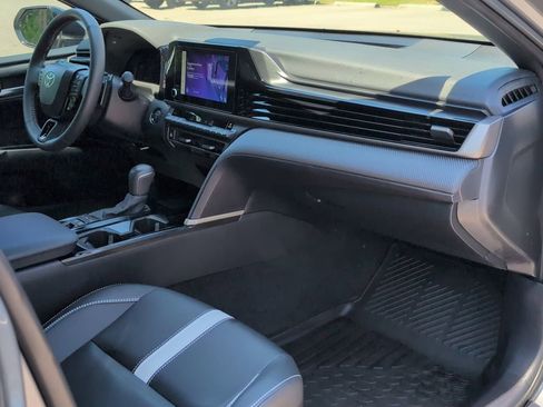 Used 2025 Toyota Camry SE w/ Convenience Package FWD image 27