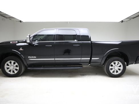 Used 2023 RAM 2500 Limited AWD/4WD image 2