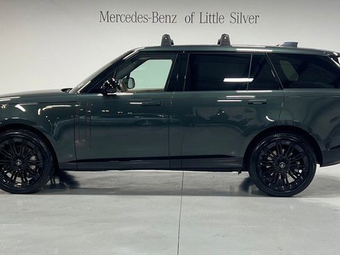 Used 2023 Land Rover Range Rover Long Wheelbase SE image 2