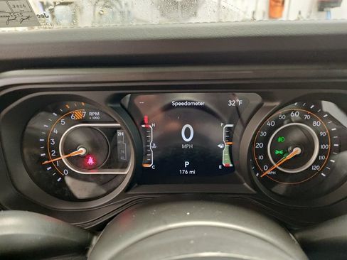 Used 2026 Jeep Wrangler Unlimited Rubicon w/ Technology Group AWD/4WD image 18